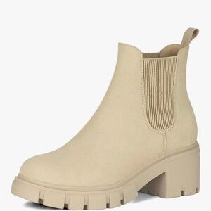 Like NEW!  Size 10 Athlefit Chelsea boot in Nude